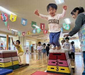 「とびばこ4段にチャレンジ！」の画像